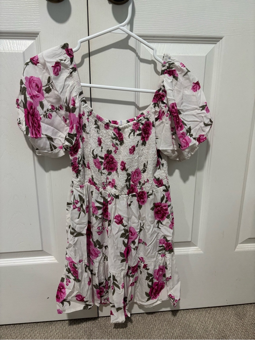 White Floral Puff-Sleeve Casual Dress with Pink Rose Print
